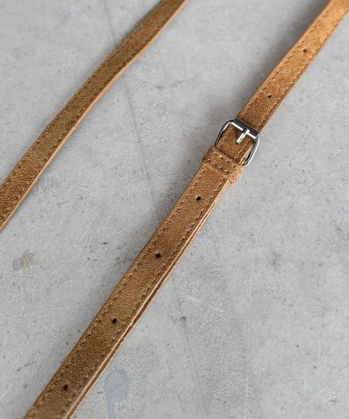 mily bilet】甘い見た目で実力派♪エンボスロゴスウェードライクミニ