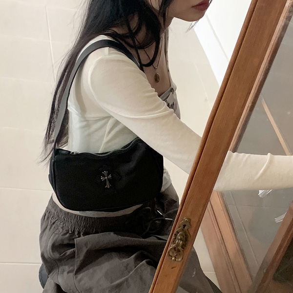 【mju:】レザー製 十字架デザイン バッグ 黒 30ED8C9FED8AB8-
