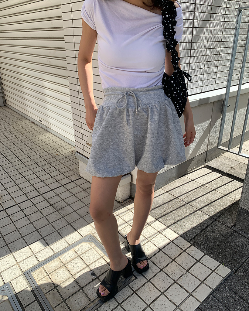 ボリュームウエストゴムミニスカート