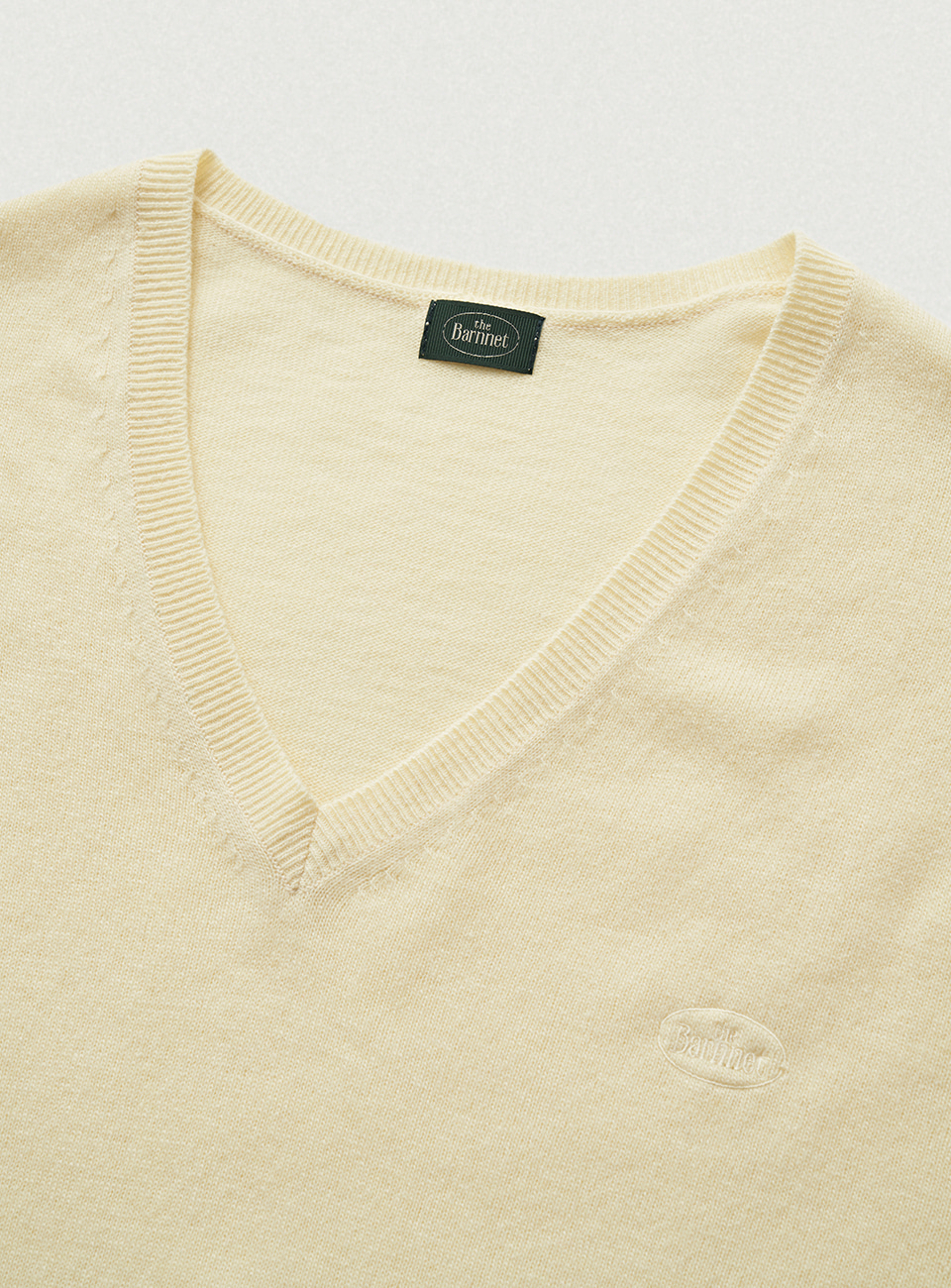 Yellow Light Plain V-Neck Knit Sweater | ファッション通販サイト NUGU