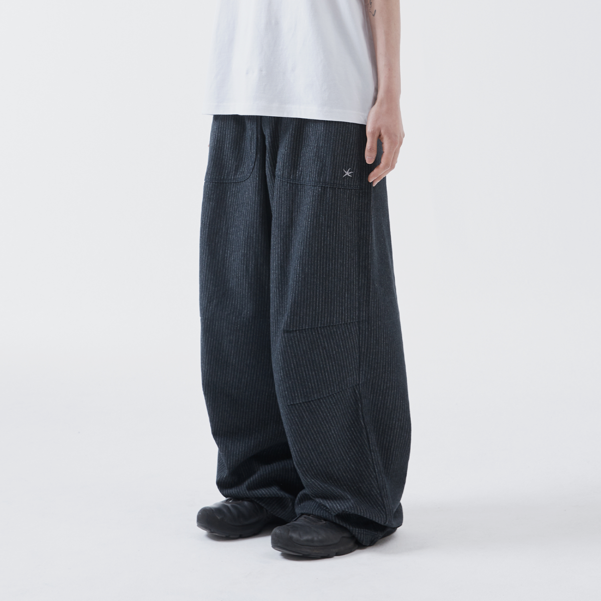 TCM curved raw denim pants (blue) | ファッション通販サイト NUGU TCM curved raw denim pants (blue) | ファッション通販サイト NUGU