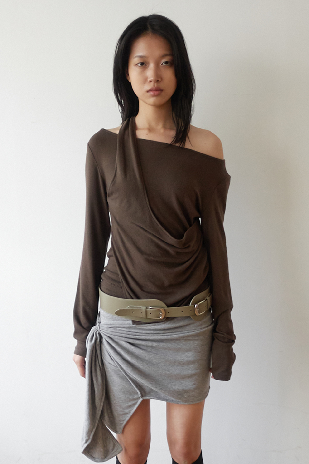 LAYERED HALTER TOP / BROWN