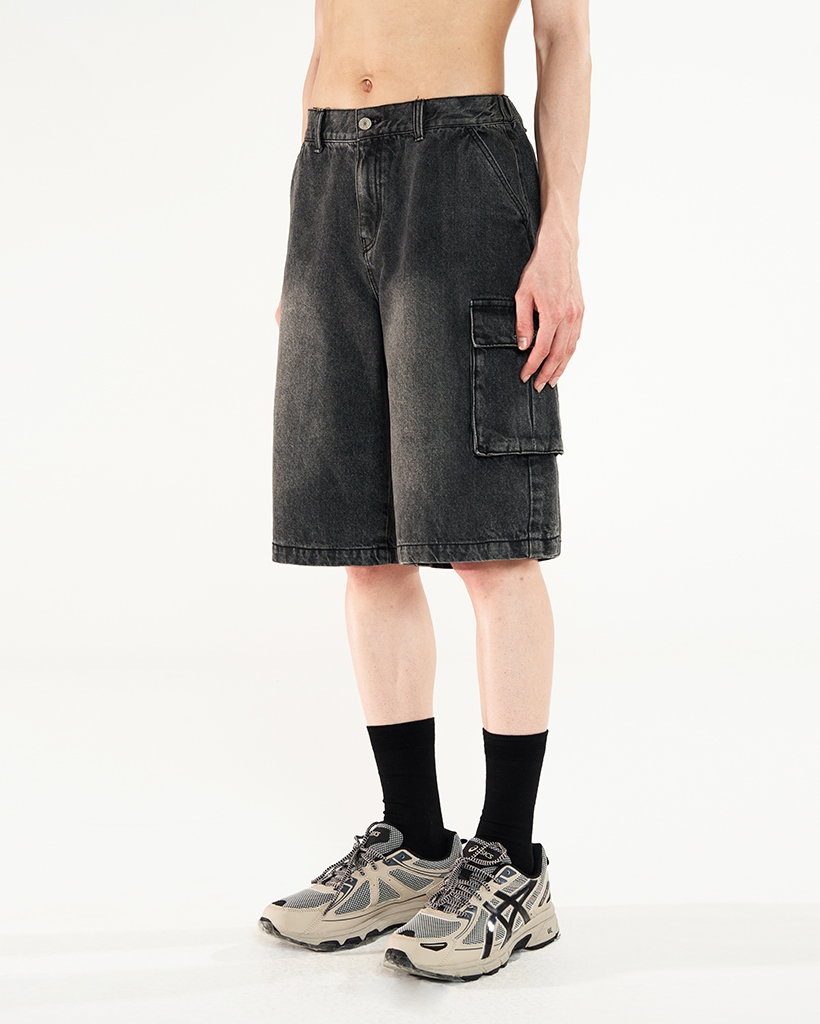 Sand Washing Cargo Denim Half Pants - black
