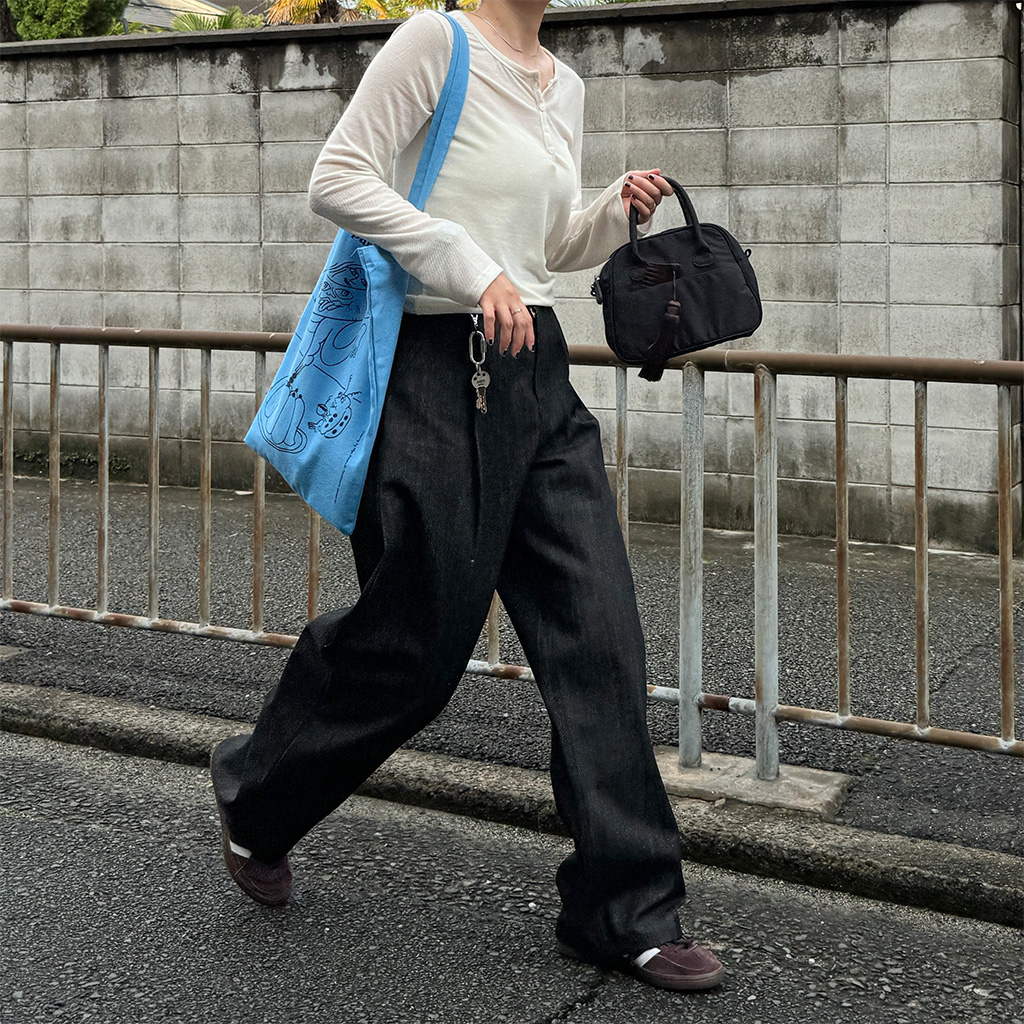 (ユニセックス) ハイウエストインディゴデニムパンツ