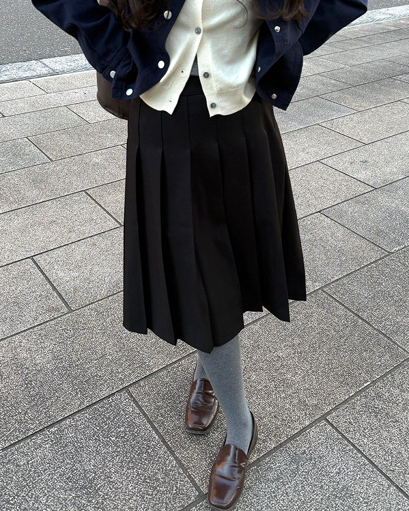 プリーツミディスカート