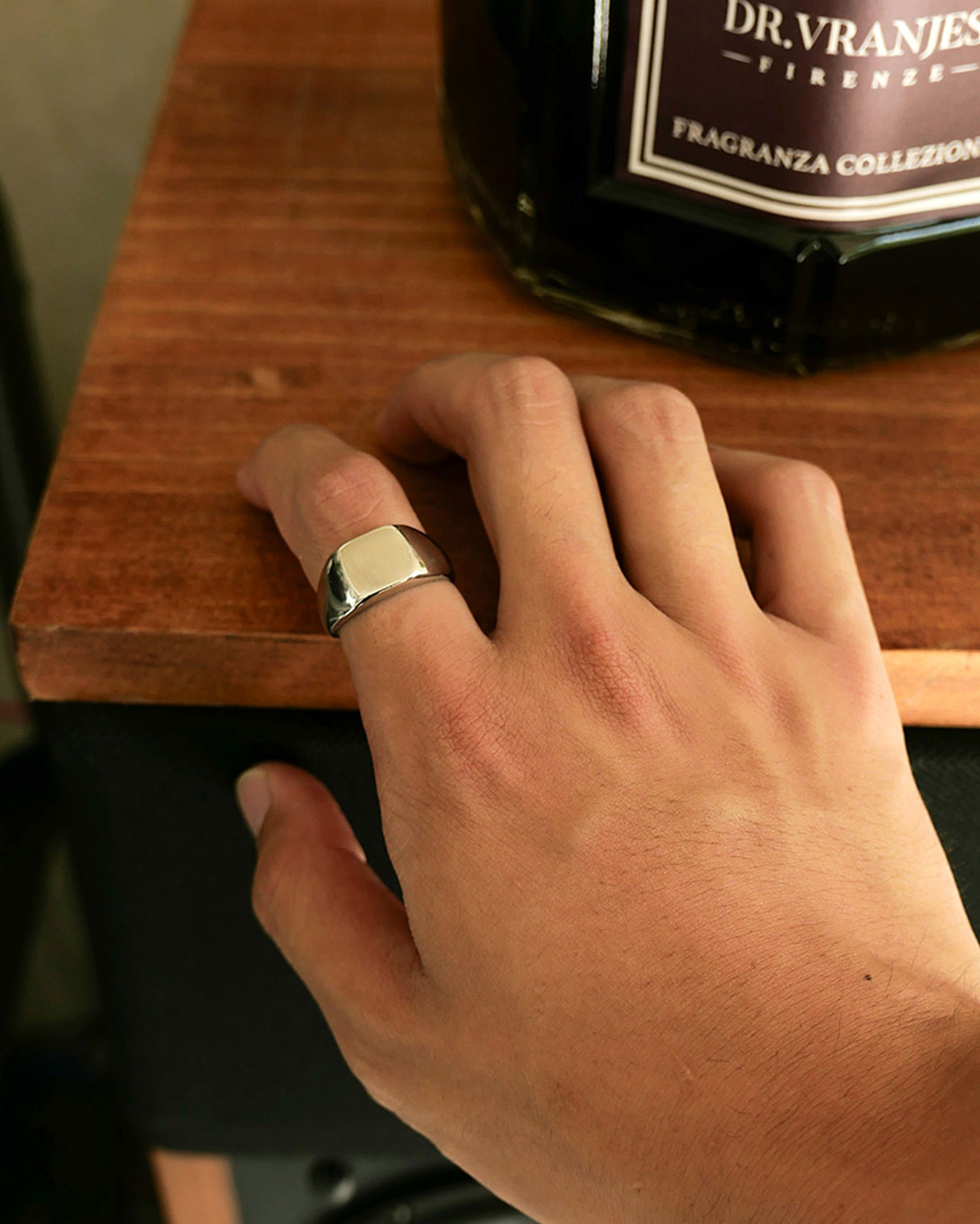 スクエアボールドリング