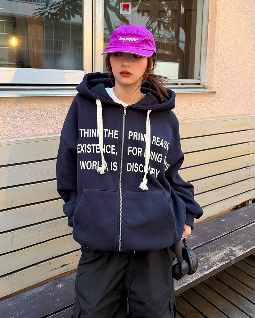 レタリングフードパーカー