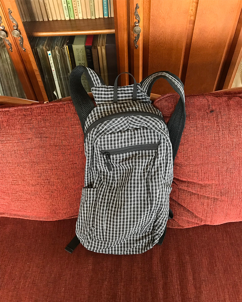 チェックナイロンリュック