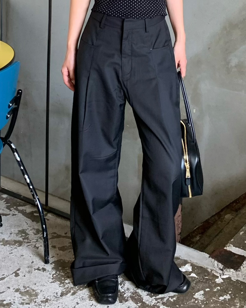 タック入ワイドフッドスラックス