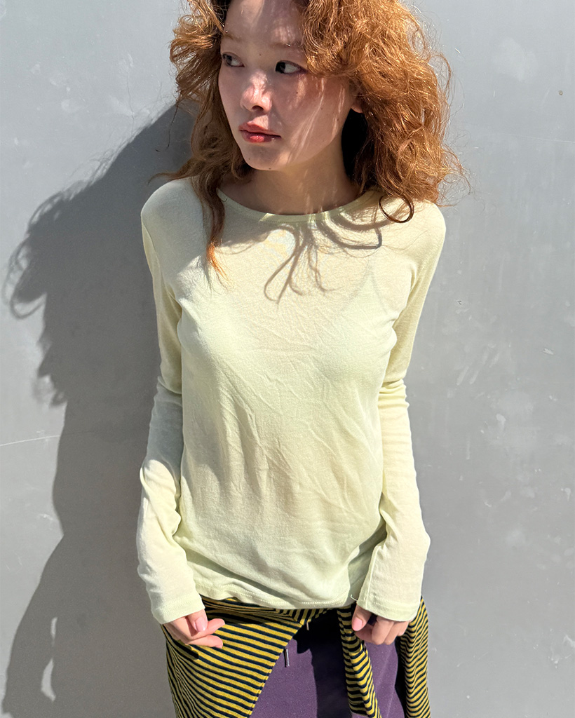 シンプルレイヤードロングスリーブTシャツ