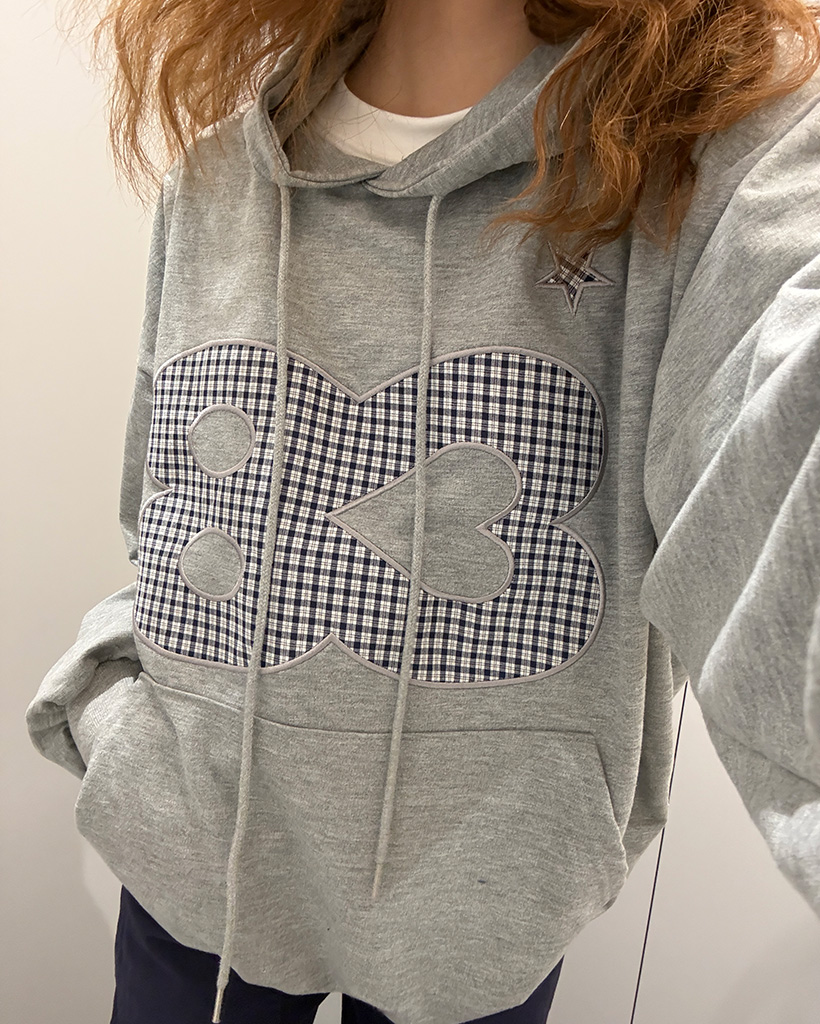 83チェックレタリングパーカー