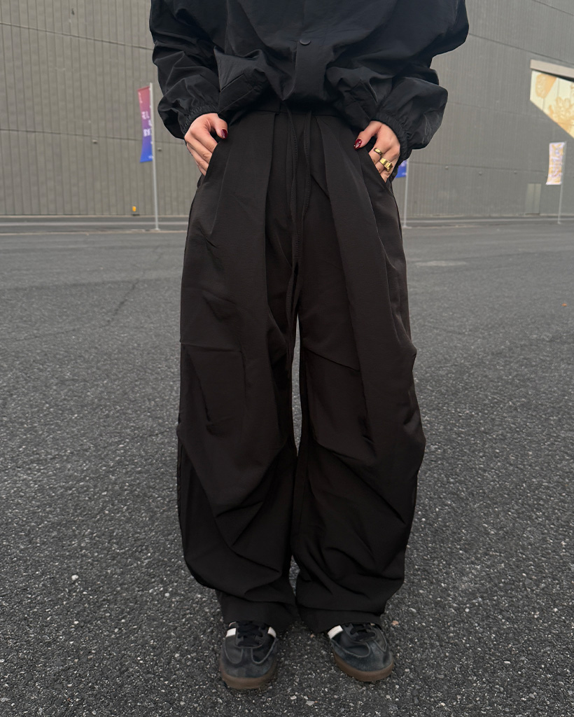 タックワイドパンツ