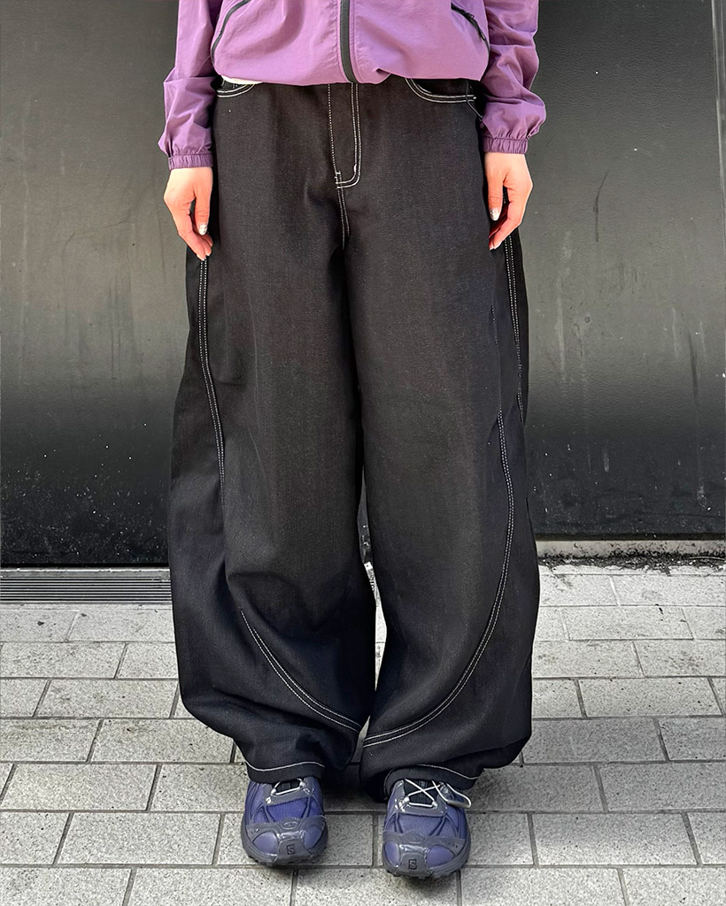 （ユニセックス）切替バルーンデニムパンツ