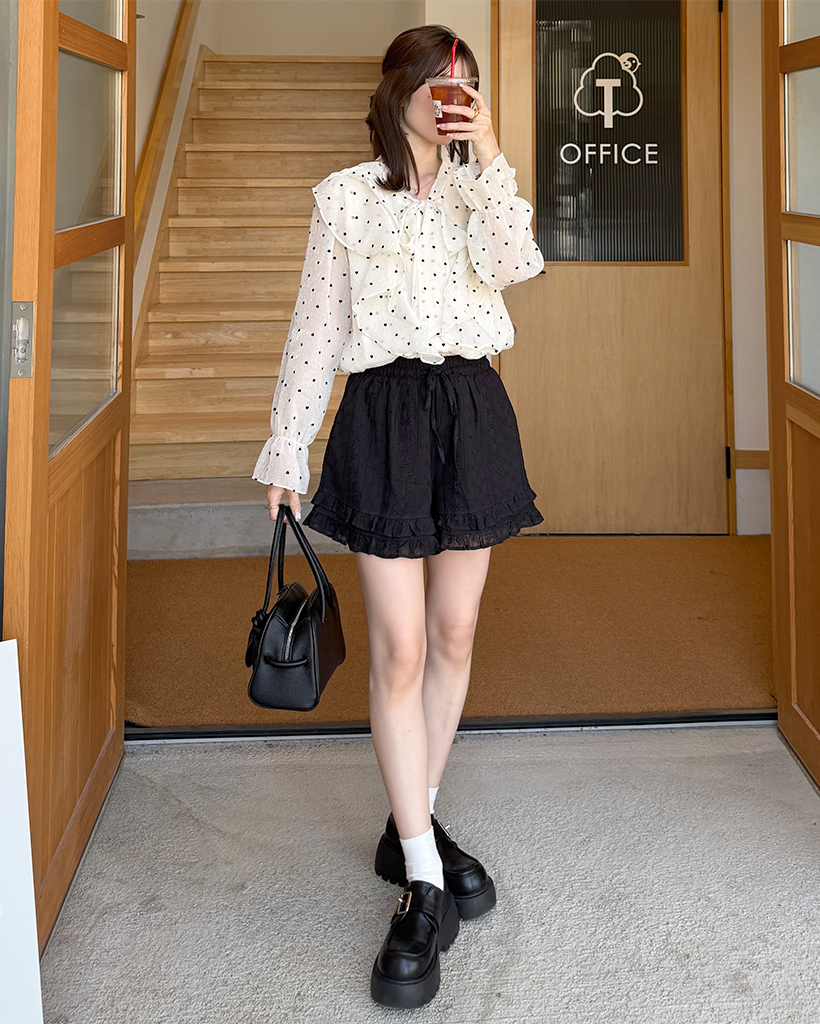 パンチングカンカンフリルウエストゴムショートパンツ