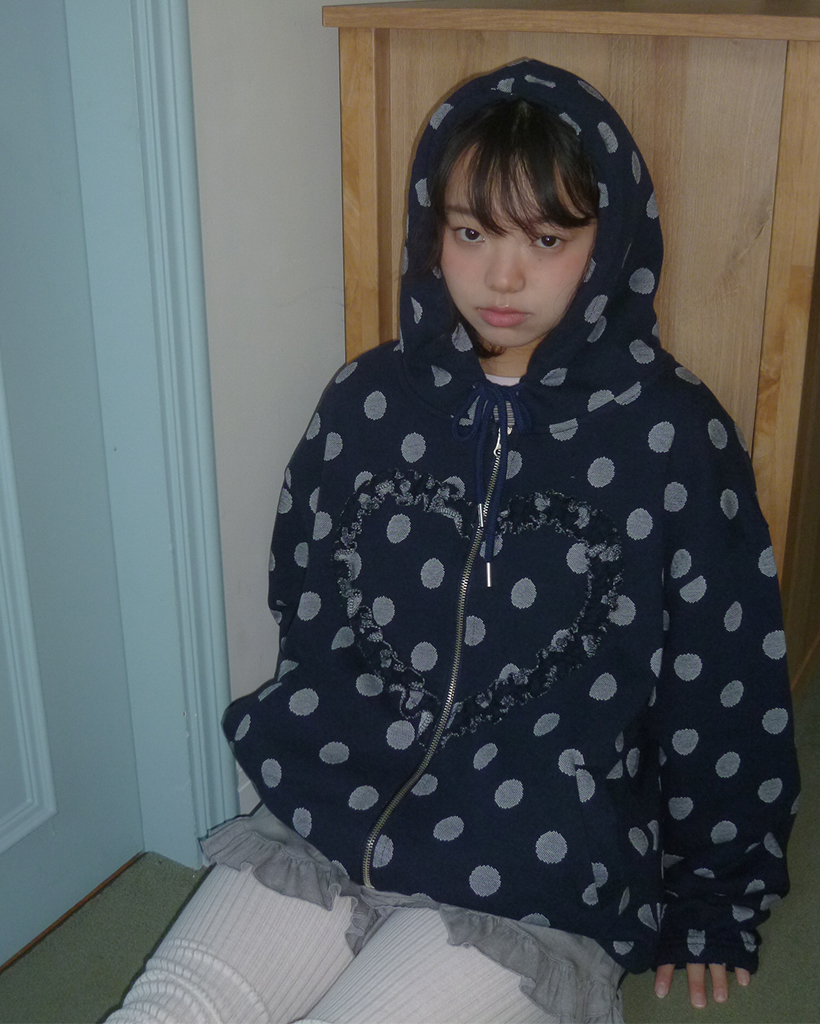 Influencer pick] dot frill hooded windbreaker jumper (black