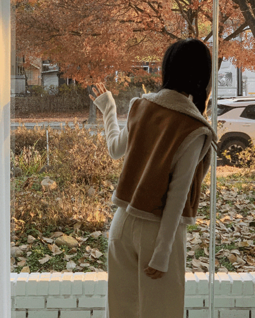 スエードハイネックムートンベスト | ファッション通販サイト NUGU