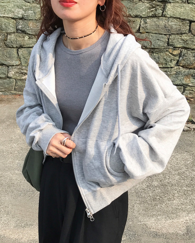 【美品】フォクシー　クロップドパーカー　コットンシルク　ダブルジップ　ロゴ金具 美品】フォクシー クロップドパーカー コットンシルク ダブル