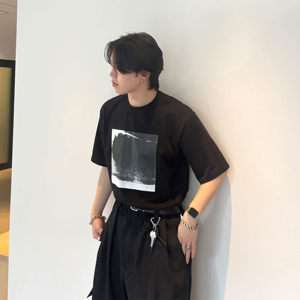 ユニセックス) スクエアプリンティング半袖Tシャツ