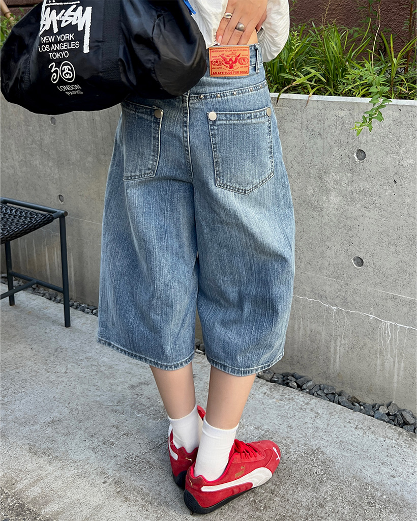 【24SS NEW】MiuMiu / サテン ワイドレッグ バミューダパンツ 24SS NEW】MiuMiu / サテン ワイドレッグ バミューダパンツ