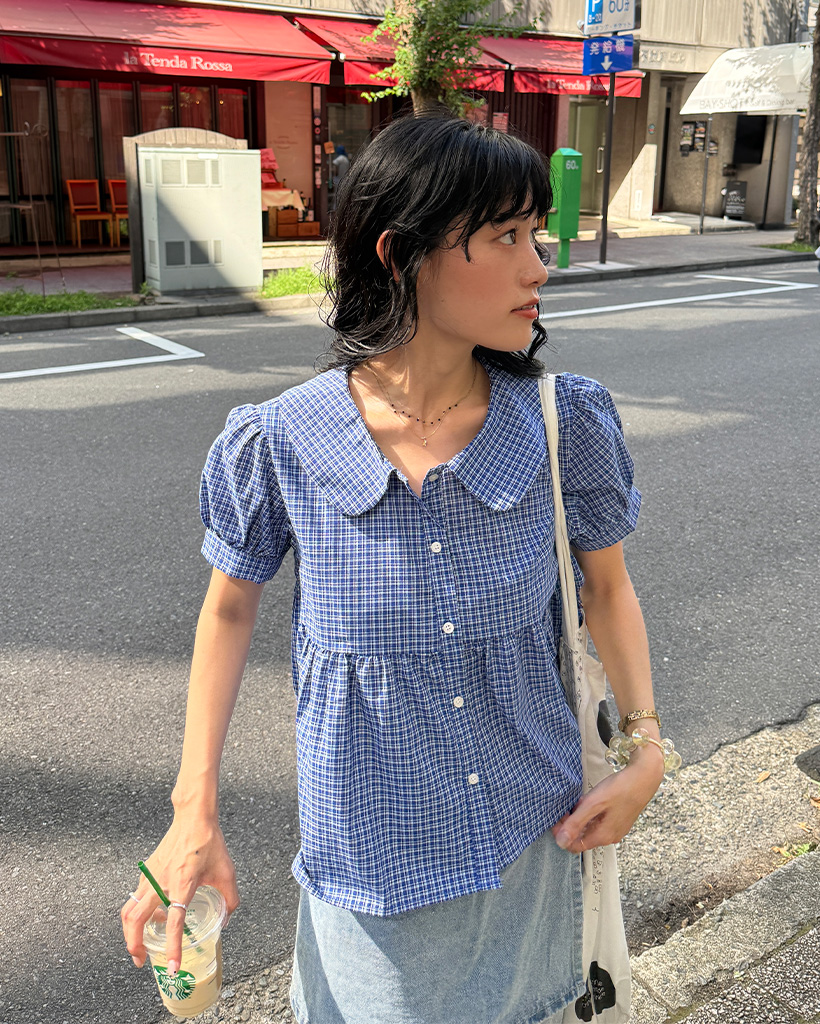 ラウンドカラー―シャーリングブラウス