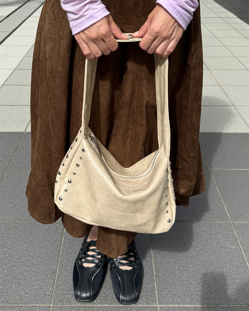スタッズポイントショルダーバッグ | ファッション通販サイト NUGU