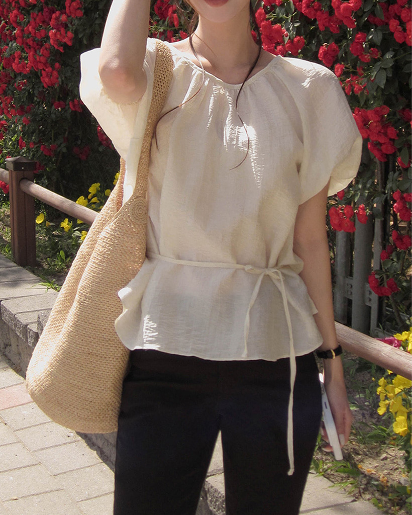 バックリボン シャーリング ブラウス