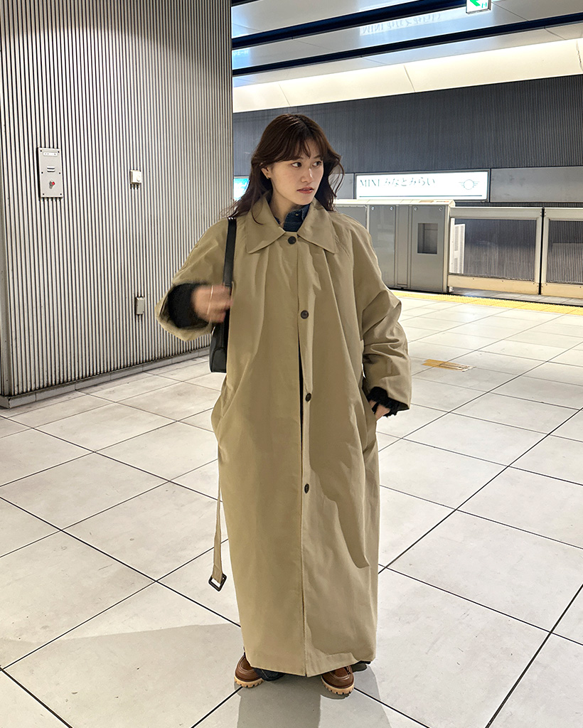 ベージュ Mavis オーバーサイズ トレンチコート The Frankie Shopのベージュ Mavis オーバーサイズ トレンチ