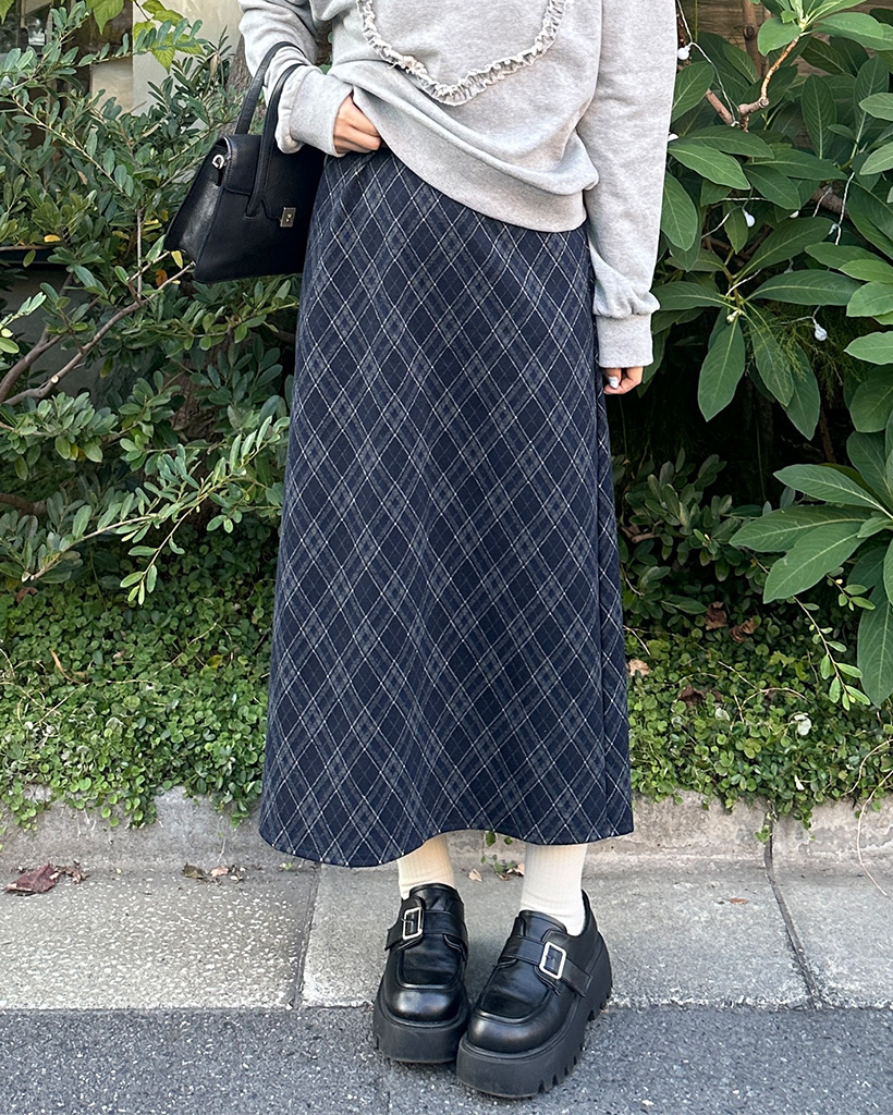 シンプルチェックロングHラインスカート