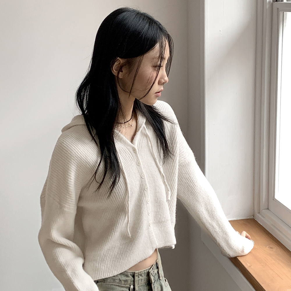 ボタンフード付きクロップドニットカーディガン | ファッション通販