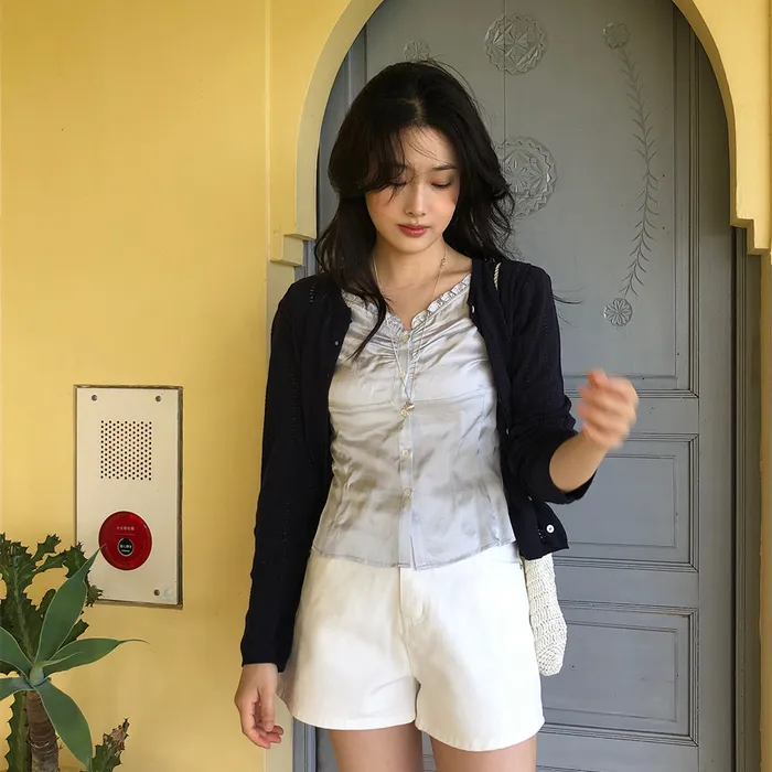 FLU SILKY OFF TOP (PALE SKY)