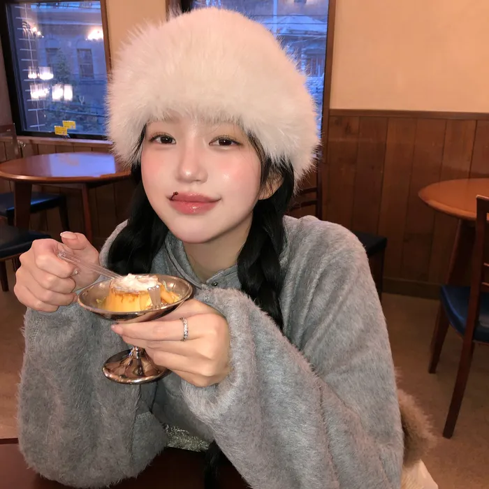 Marron Faux Fur Hat_Ivory