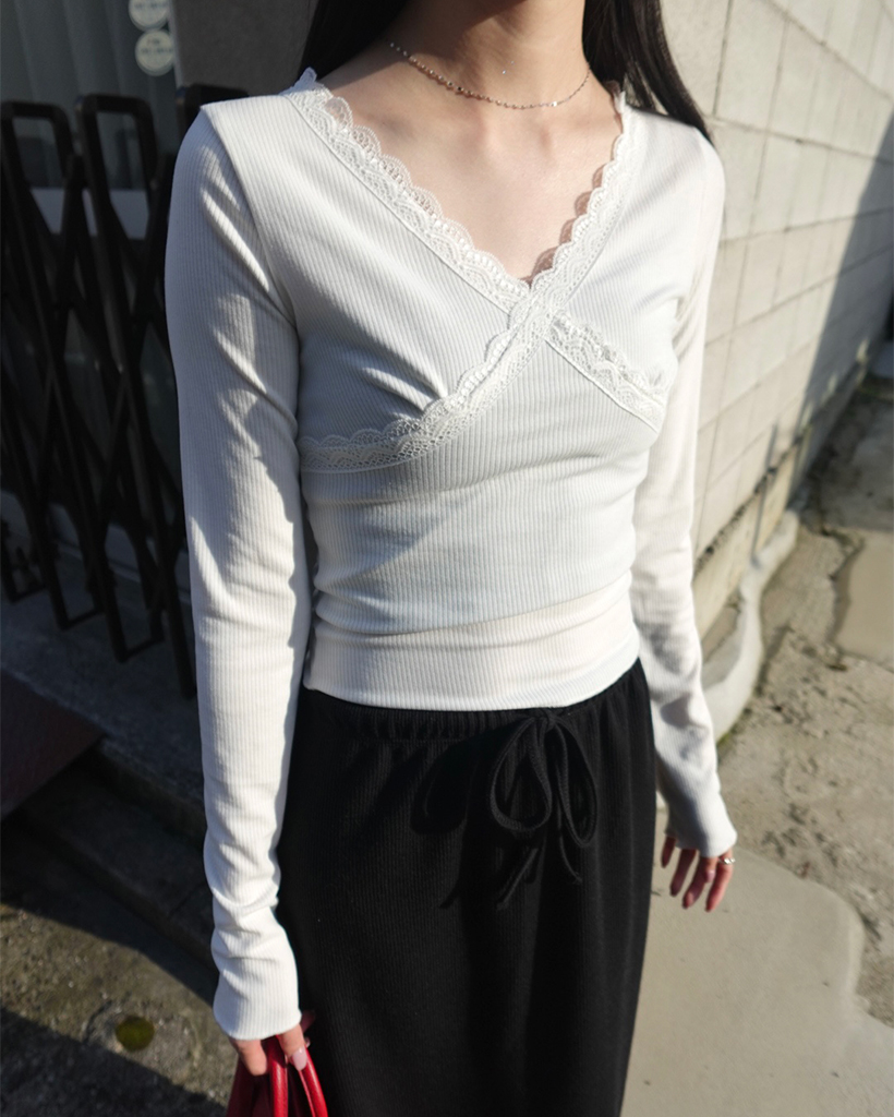 レースVネックリブスリムTシャツ