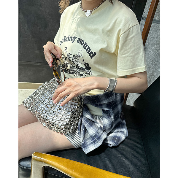 袋帯リメイク　シルバー バネハンドルバッグ 古い帯でリメイク】 リバーシブルで使える！名古屋帯の柄が