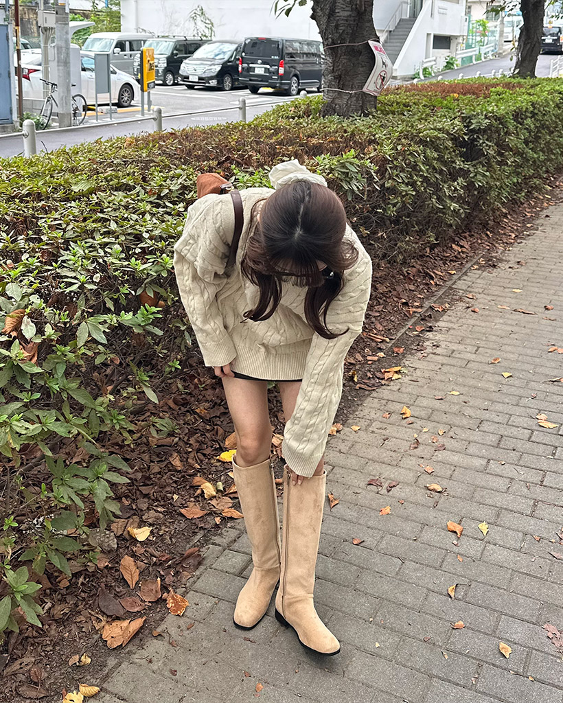 INGEBORG ベージュ 花飾りブーツ ベルトポイントスエードロングブーツ | ファッション通販サイト NUGU