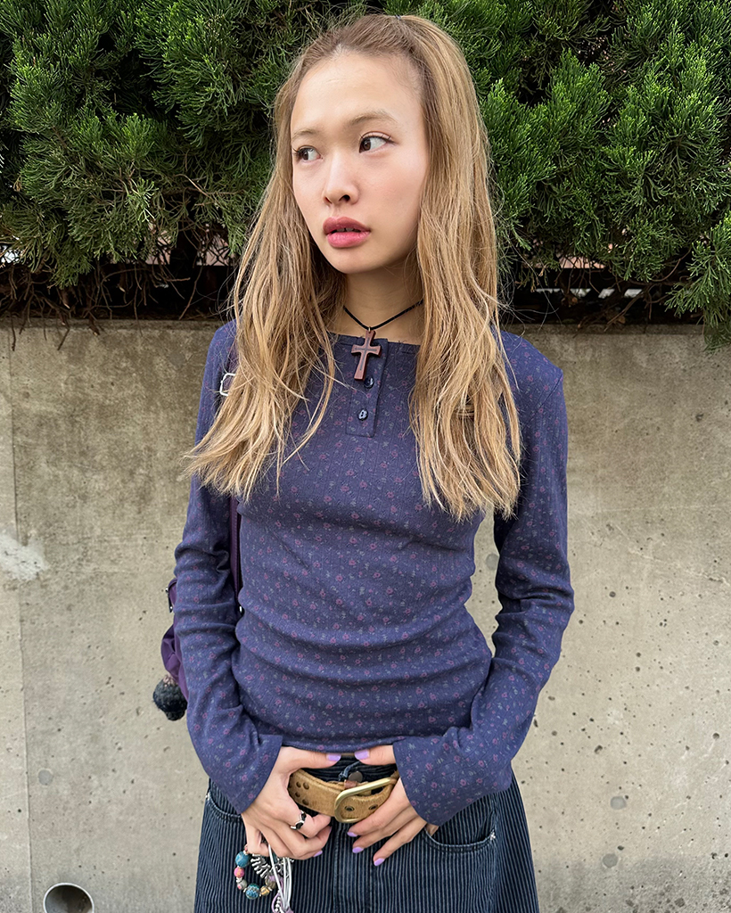 フラワーヘンリーネックポワンテルロングTシャツ