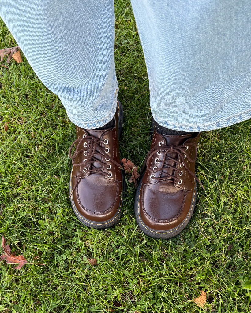 ストラップパンプス