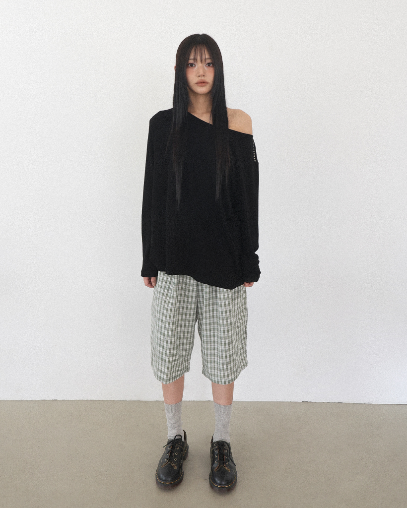 KHAKI CHECK PINTUCK BURMUDA PANTS