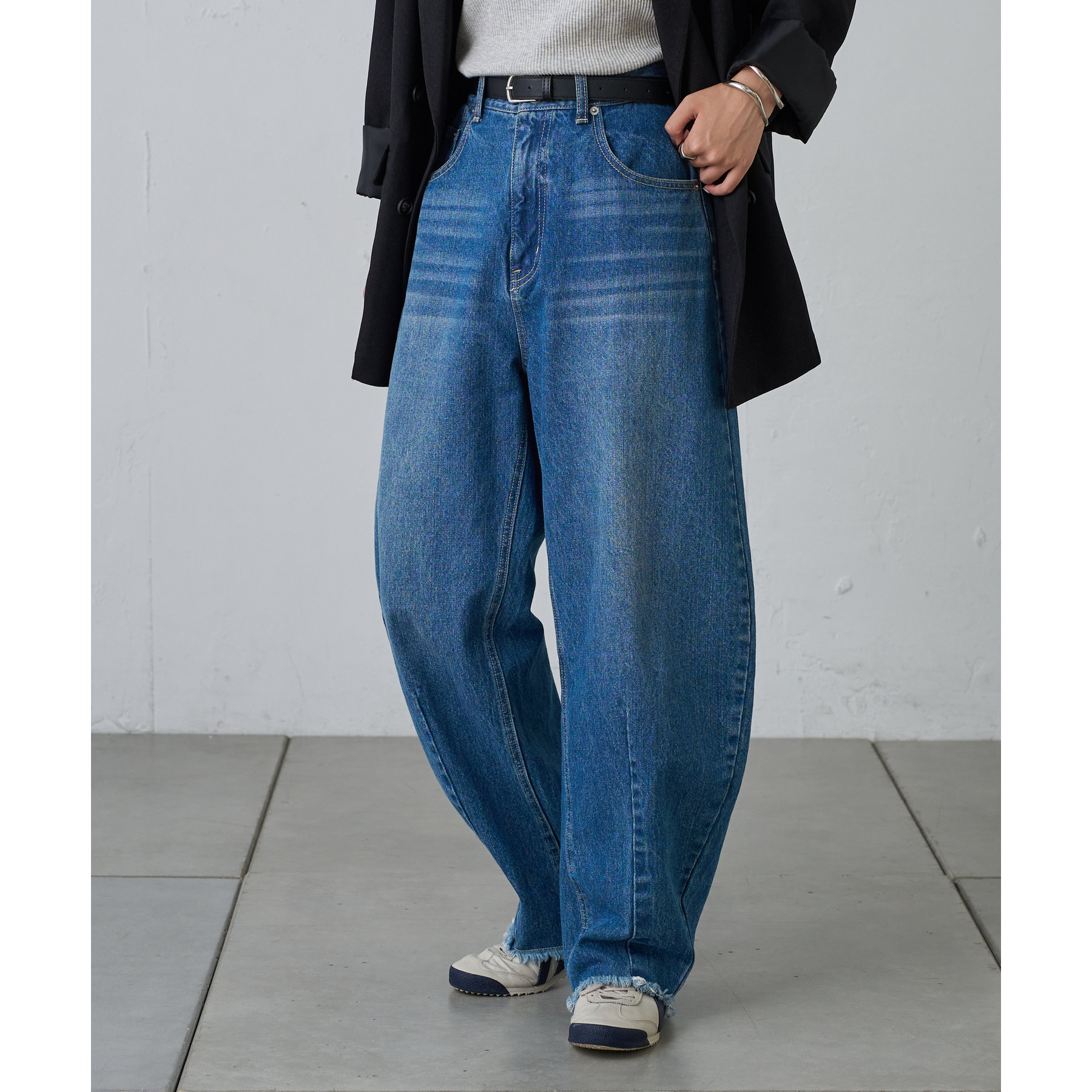 S～Lサイズ展開】カーブデニムパンツ | ファッション通販サイト NUGU