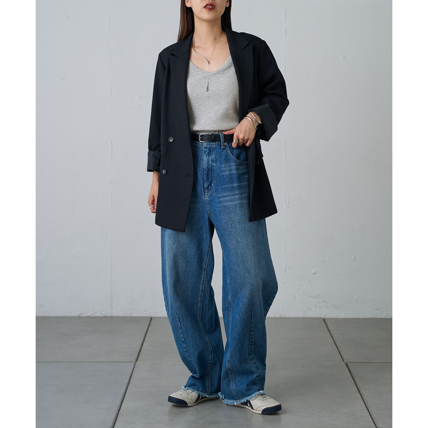 なるページ S～Lサイズ展開】カーブデニムパンツ | ファッション通販サイト NUGU