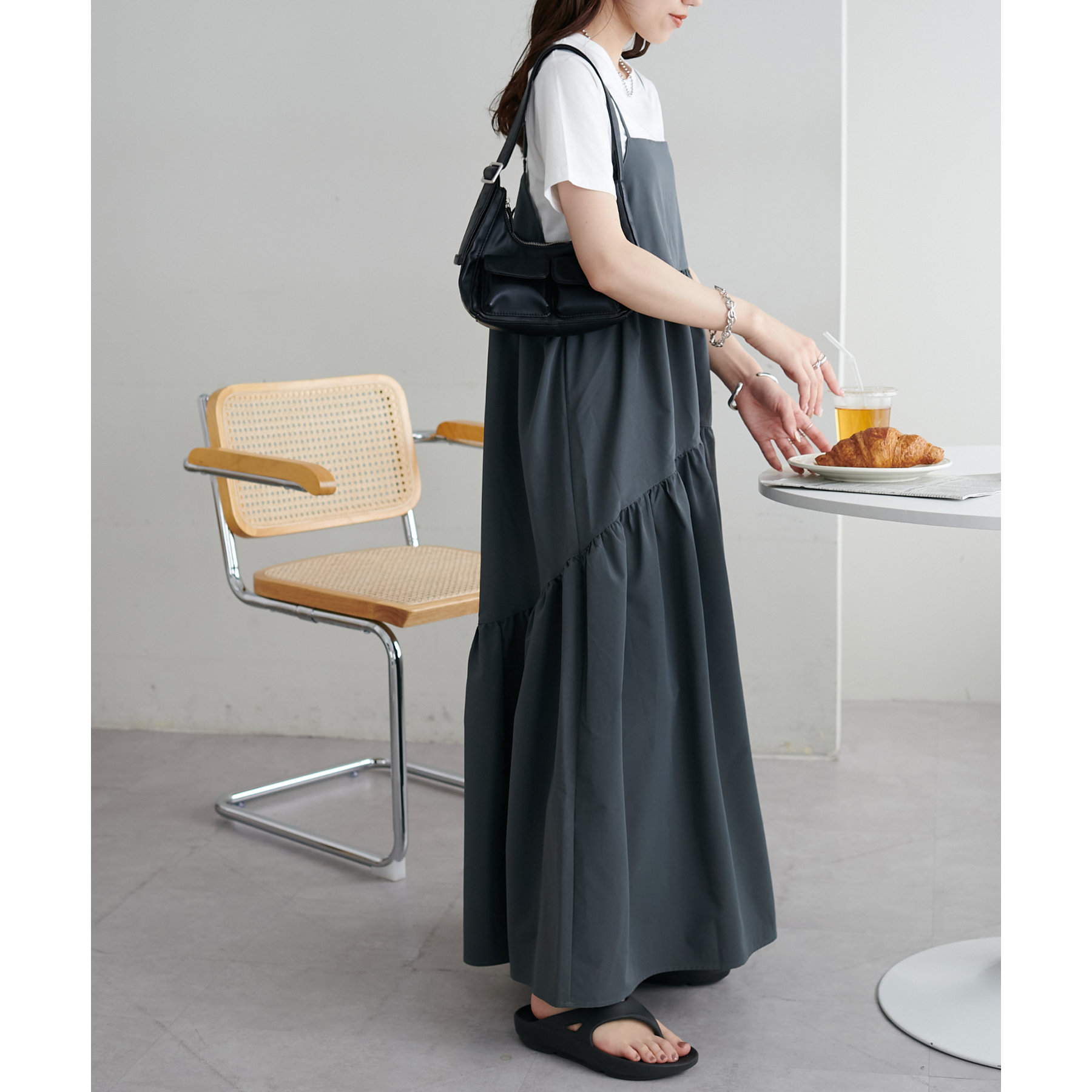 loungedress ブラック キャミワンピース ティアードデザイン セール】【3サイズ展開】サテンティアードキャミワンピース