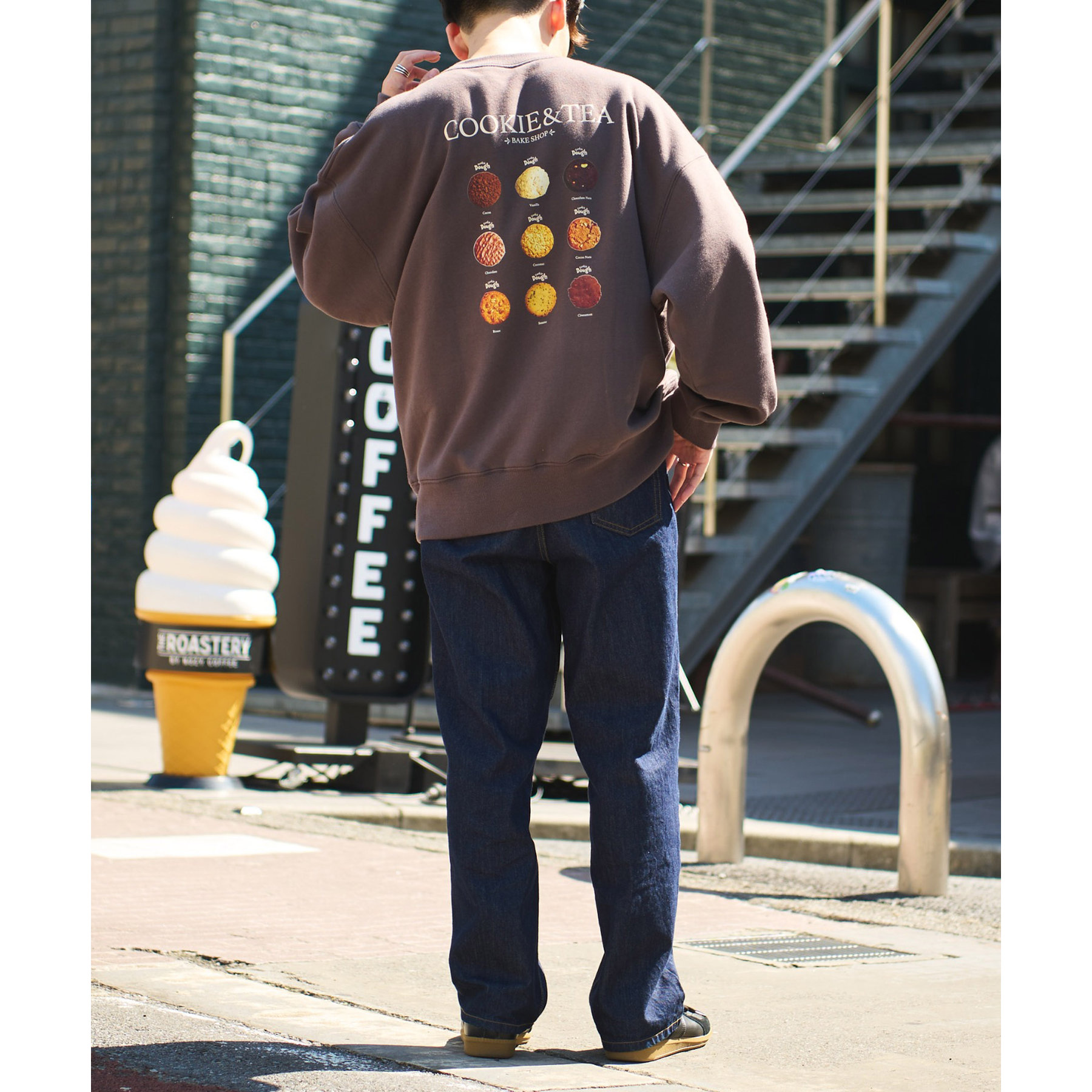 WEB限定】クッキーアンドドーナッツグラフィックスウェット