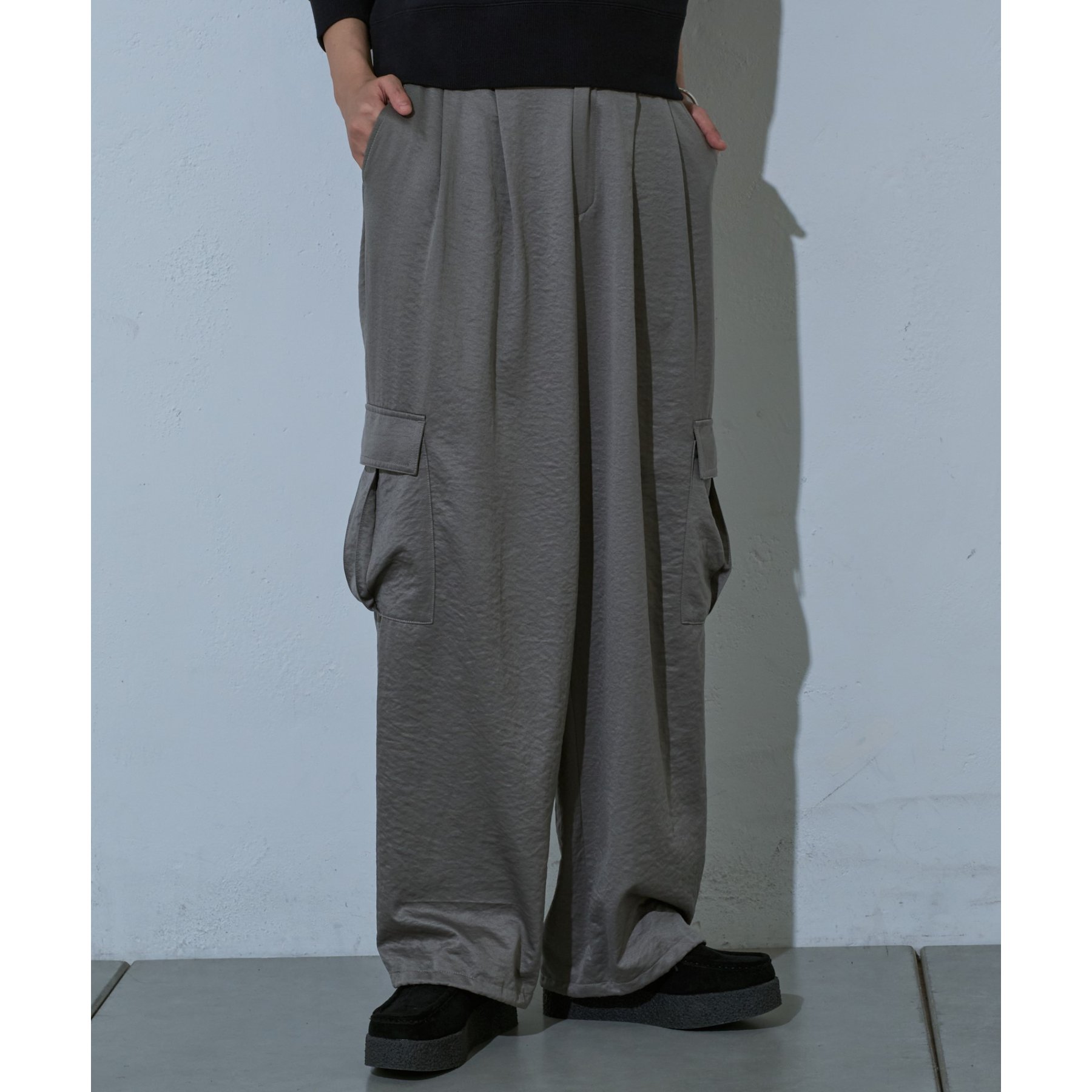 週末限定価格！新品未使用！アルページュストーリー　サテンカーゴパンツ 週末限定価格！新品未使用！アルページュストーリー サテン