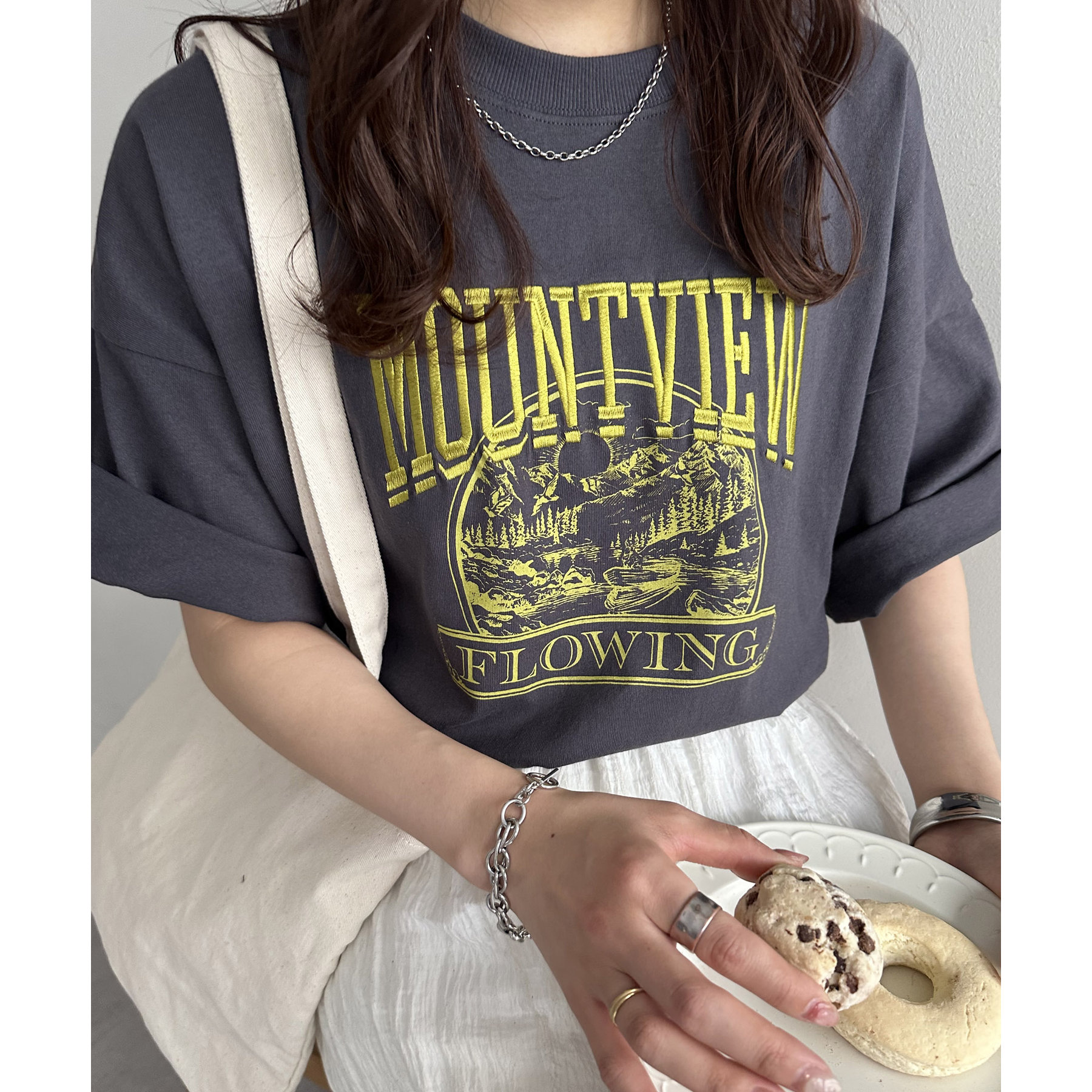 超スペシャル 希少デザイン ストライプシャツ 刺繍ロゴ 雰囲気抜群 ユニセックス グラフィックストライプ柄サッカーシャツ / メンズ レディース