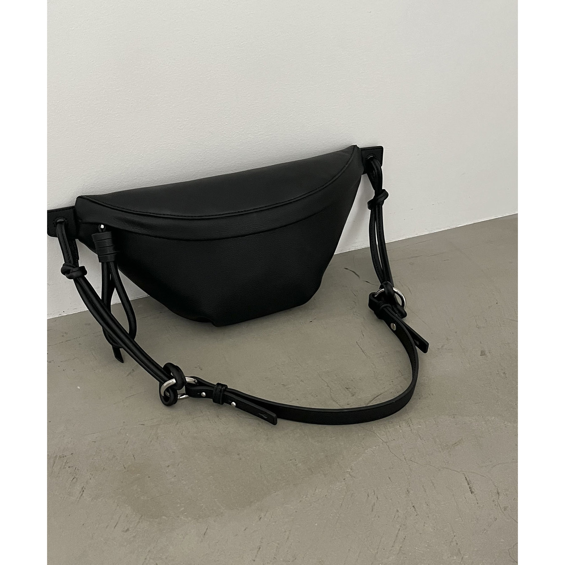 ⭐️新品未使用⭐️ トーヴ　BUFF バフ　ボディバッグ　ショルダーバッグ ⭐️新品未使用⭐️ トーヴ BUFF バフ ボディバッグ ショルダー