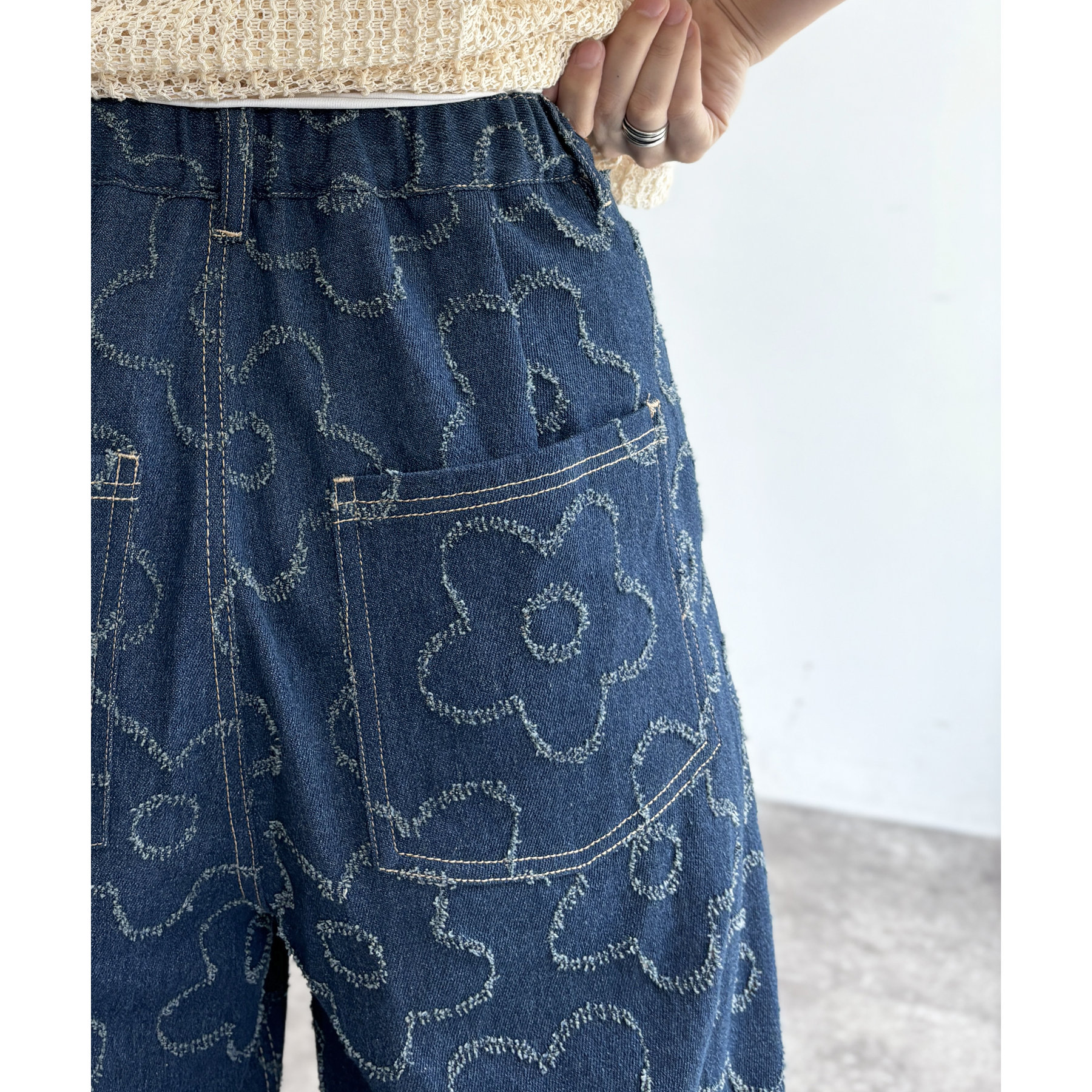 CPCM フラワージャガードデニムパンツ CPCM（シーピーシーエム）の「フラワージャガードデニムパンツ