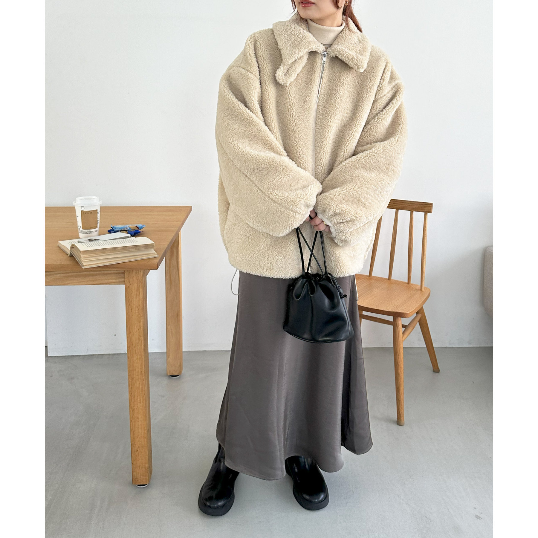 カーリーファースタンドブルゾン | ファッション通販サイト NUGU