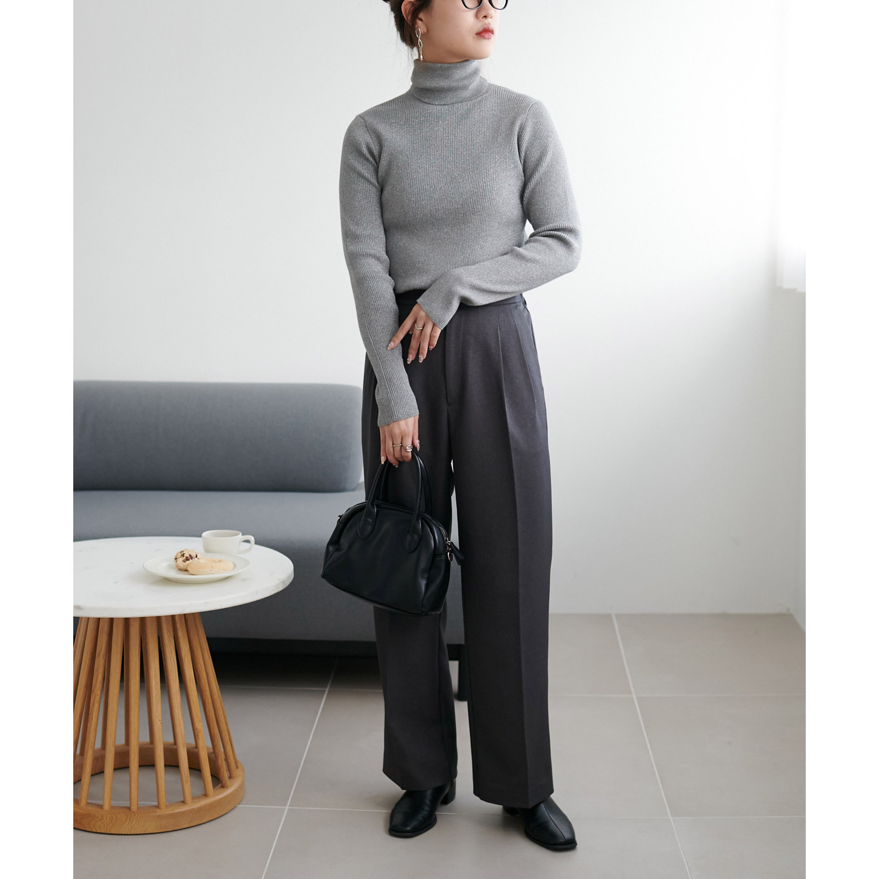 ダークネイビー タートルネックセーター　ラメ ダークネイビー タートルネックセーター ラメ ダークネイビー