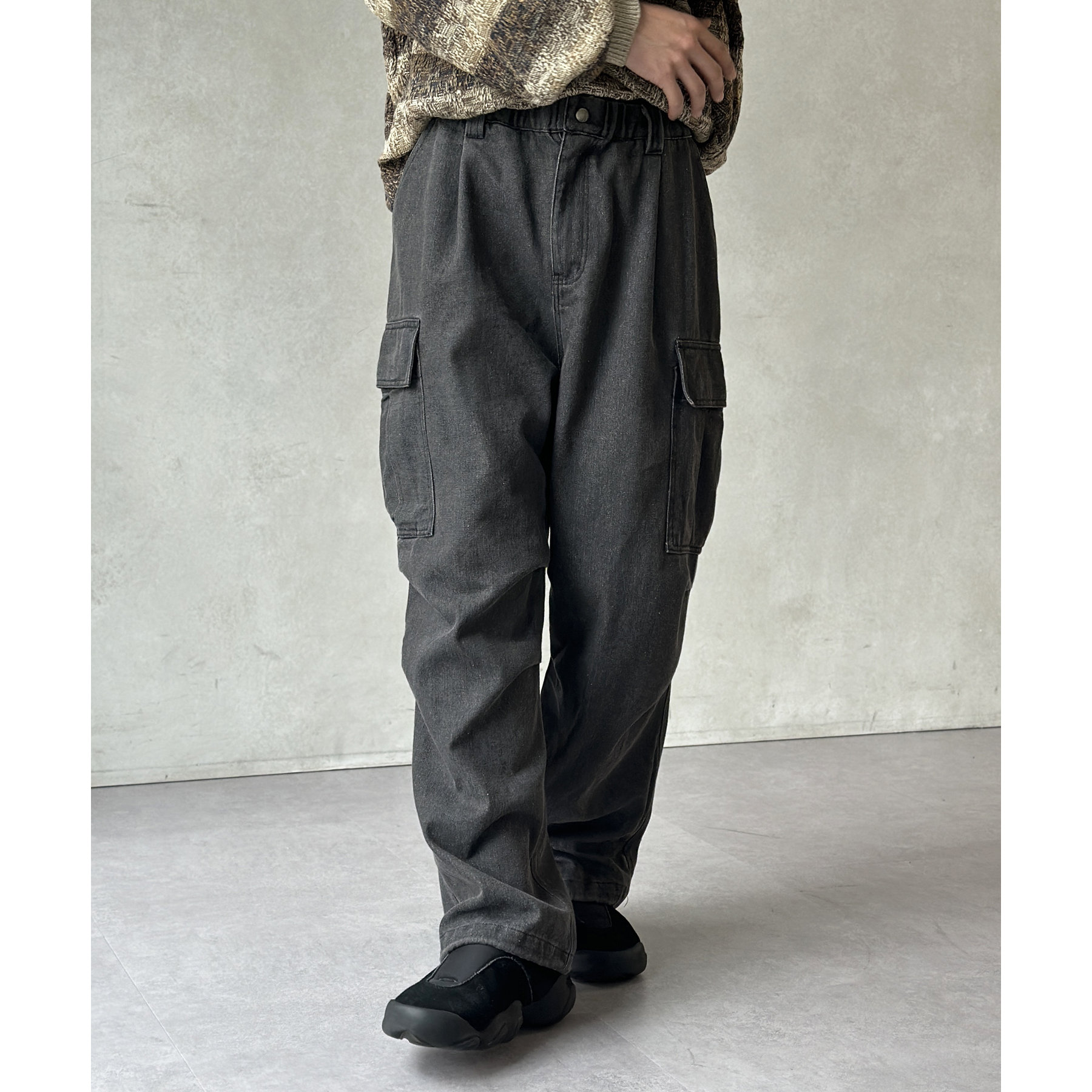 ダークグレー カーゴデニムパンツ GU 新作 デニムスーパーワイドカーゴパンツ DARK GRAY Mサイズ