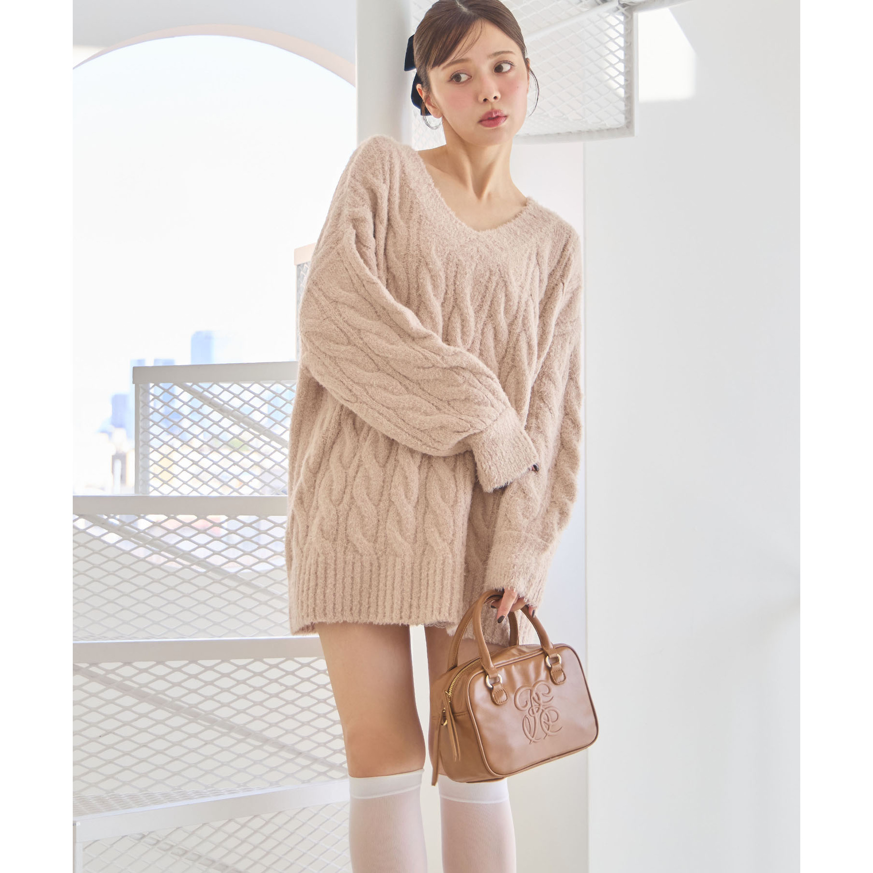 Vネックケーブルニットワンピ | ファッション通販サイト NUGU