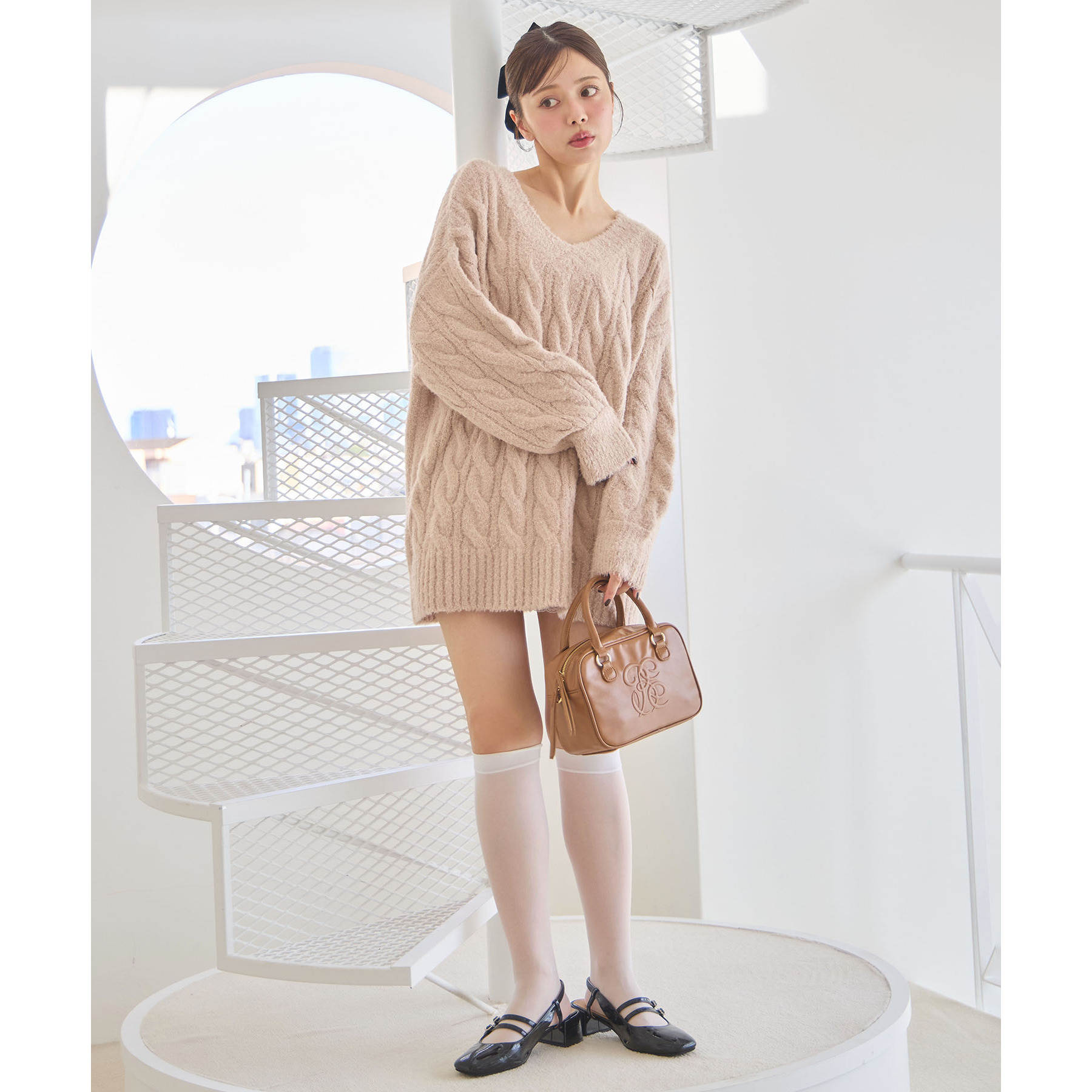 Vネックケーブルニットワンピ | ファッション通販サイト NUGU